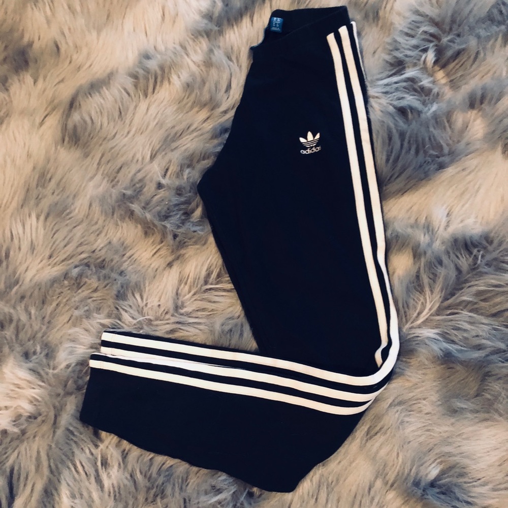 Adidas women’s joggers XS USED! 💯 Authentic!